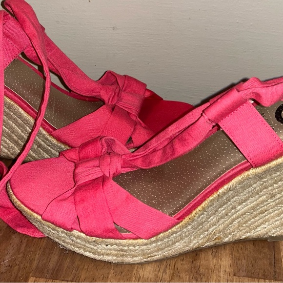 Preloved Guess Rattan Bottom Hot Pink Lace Up Wedges Size 10 Medium - Picture 2 of 7